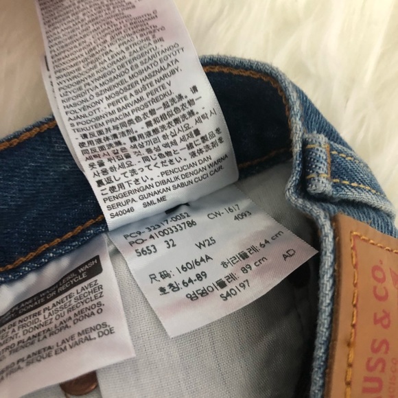 NWOT Levi’s 501 Shorts W25 - Picture 3 of 4
